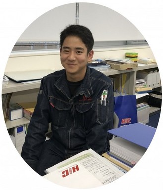 初めての参加となる、沖縄工業高校出身の知花君18歳です。 
社会人1年生として、この理念塾、何を感じたのでしょうか。 
 
＜知花君の感想＞ 
初めての理念塾に参加して、豊安工業の歴史など 
知らないことばかりで、歴史を知る事は、とても 
良かったです。 
 
