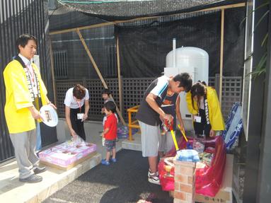 休日、夏休みといこともあり、お子様向けコーナーも大盛況！！ 
 
かき氷コーナーもひっきりなしでした（*＾＾*） 
 
 
お客様の流れも止まることなく、 
社員もイキイキとした顔で動いていたように思います☆ 
 
固すぎず、楽しみながら省エネについて触れていただけたら幸いです。 
 
 
今後も、楽しみながら学べるイベントを考えていきたいと思います。 
 
ありがとうございました！